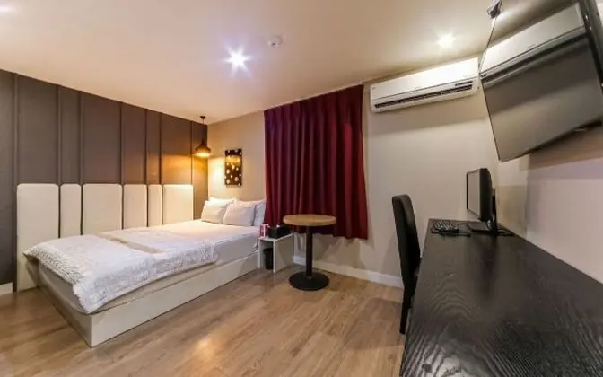 Oda (Deluxe (Netflix Available))