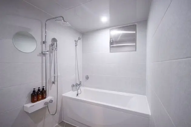 Oda (Deluxe (Netflix Available))