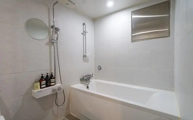 Oda (Deluxe (Netflix Available))