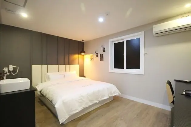 Oda (Deluxe (Netflix Available))