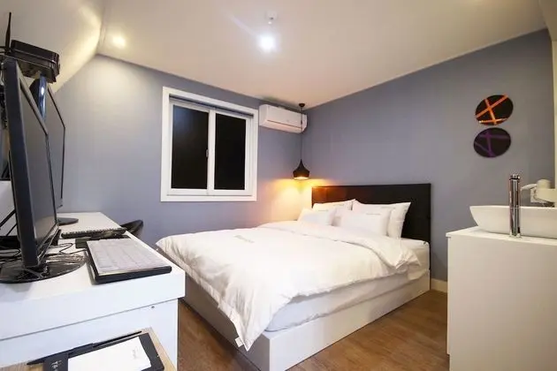 Oda (Mini Room (Standard/Netflix available)