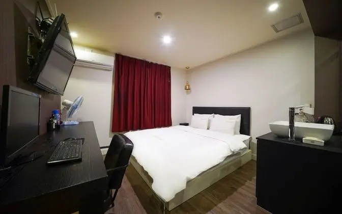 Oda (Mini Room (Standard/Netflix available)