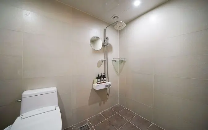 Oda (Mini Room (Standard/Netflix available)