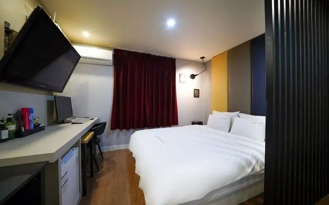 Oda (Mini Room (Standard/Netflix available)