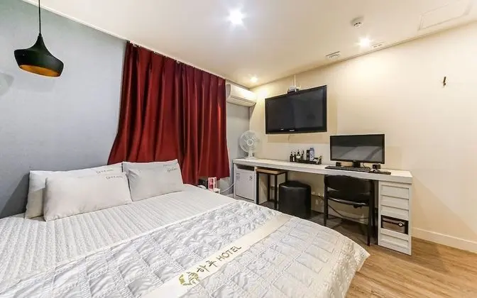 Oda (Mini Room (Standard/Netflix available)