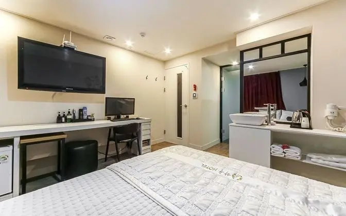 Oda (Mini Room (Standard/Netflix available)