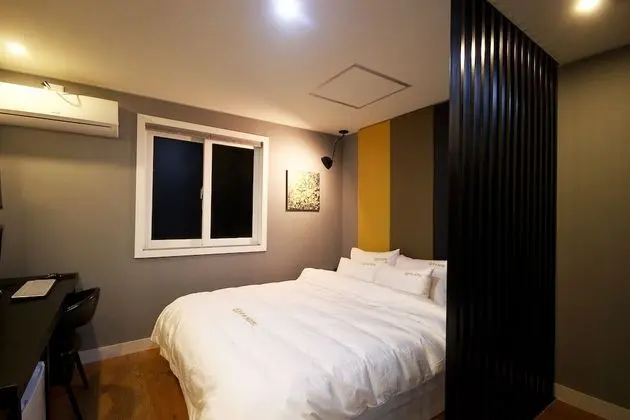 Oda (Mini Room (Standard/Netflix available)