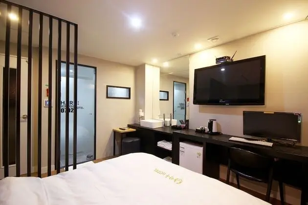 Oda (Mini Room (Standard/Netflix available)