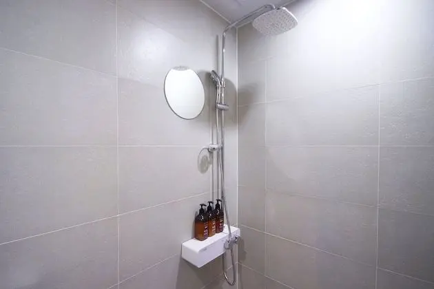 Oda (Mini Room (Standard/Netflix available)