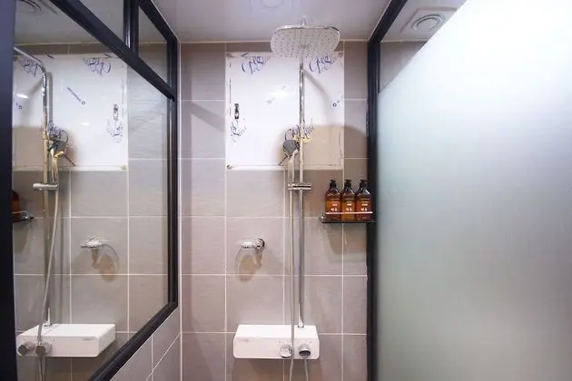 Oda (Mini Room (Standard/Netflix available)