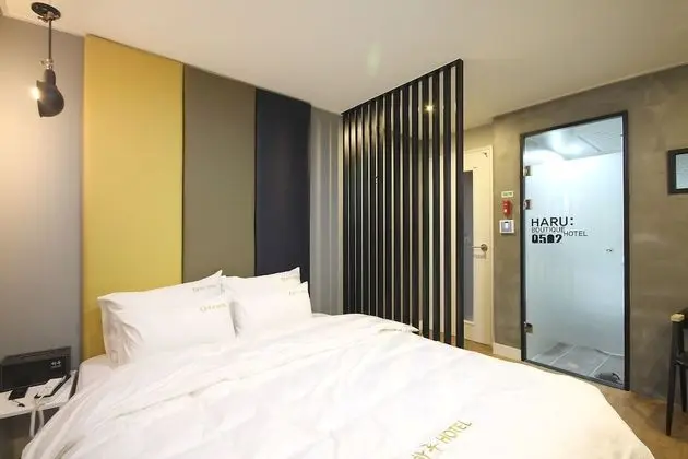 Oda (Mini Room (Standard/Netflix available)