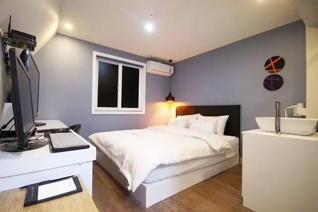 Oda (Mini Room (Standard/Netflix available)