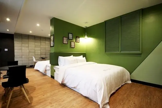 Oda (Group Room with 2 Double Bed (Netflix)