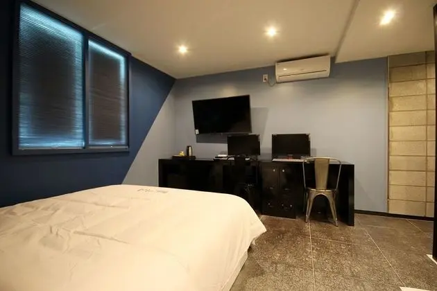 Oda (Group Room with 2 Double Bed (Netflix)