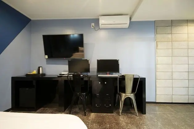 Oda (Group Room with 2 Double Bed (Netflix)