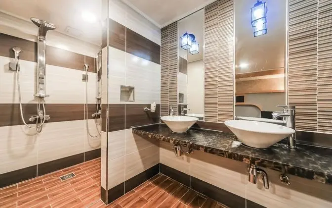 Oda (Penthouse (karaoke large whirlpool Ne)
