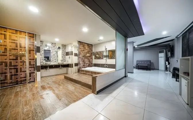 Oda (Penthouse (karaoke large whirlpool Ne)