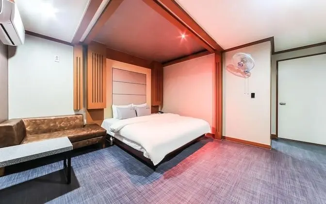 Oda (Suite room (Netflix viewing available)