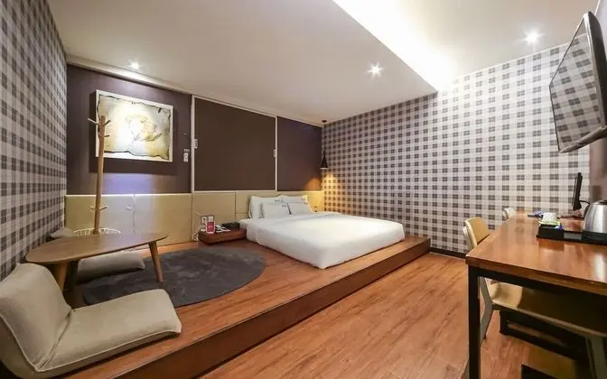 Oda (Japanese-style room (1 PC + Netflix f)