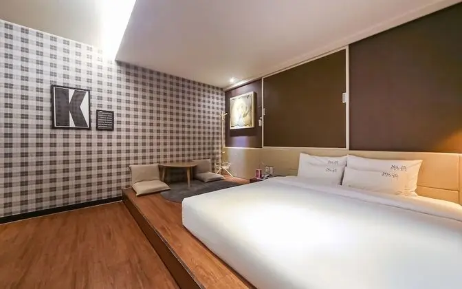 Oda (Japanese-style room (1 PC + Netflix f)