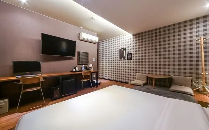 Oda (Japanese-style room (1 PC + Netflix f)