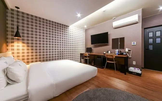 Oda (Japanese-style room (1 PC + Netflix f)