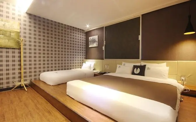 Oda (Twin (Free Netflix))