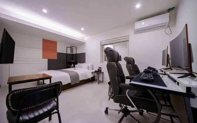 Oda (Couple PC Room - Breakfast Included ()