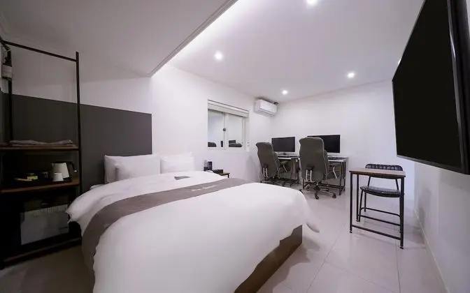 Oda (Couple PC Room - Breakfast Included ()