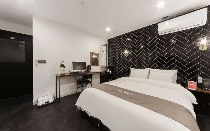 Oda (Standard - Breakfast Included (Double)