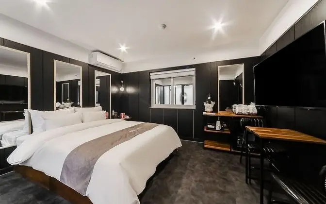 Oda (Standard - Breakfast Included (Double)