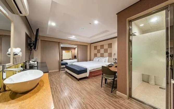Oda (Ocean View Deluxe (More spacious room)