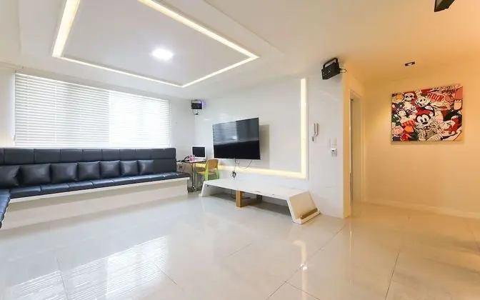 Oda (Penthouse Rooftop Barbecue (Netflix a)