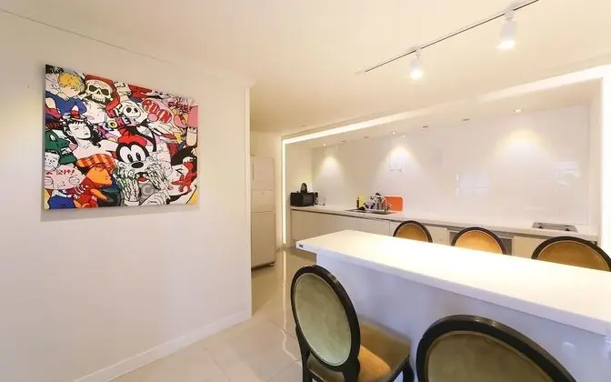 Oda (Penthouse Rooftop Barbecue (Netflix a)