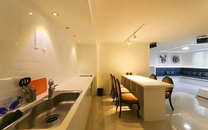 Oda (Penthouse Rooftop Barbecue (Netflix a)