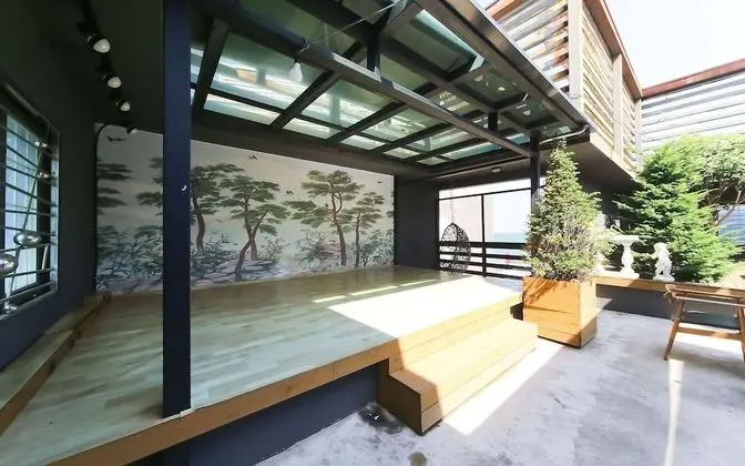 Oda (Penthouse Rooftop Barbecue (Netflix a)