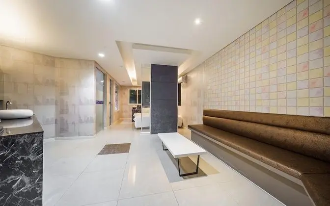 Oda (Premium (latex bed Netflix available))