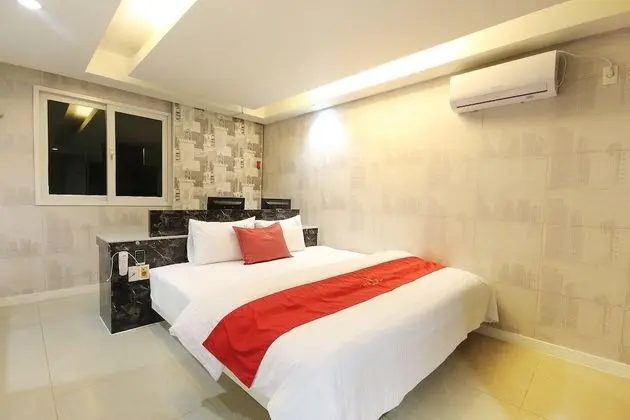 Oda (Premium (latex bed Netflix available))