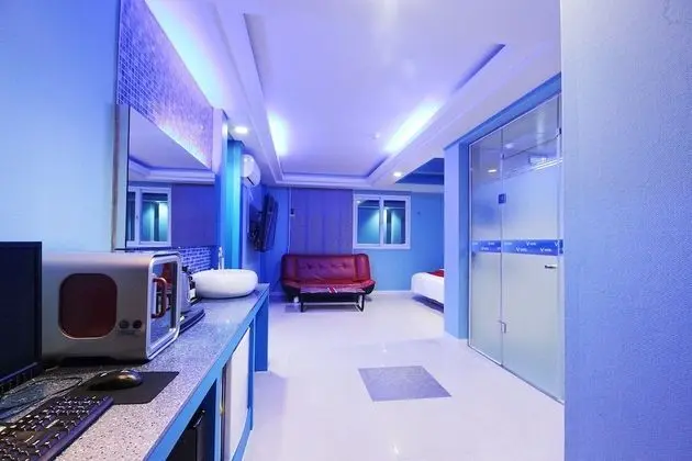 Oda (Premium (latex bed Netflix available))