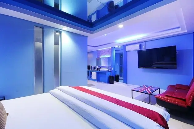 Oda (Premium (latex bed Netflix available))