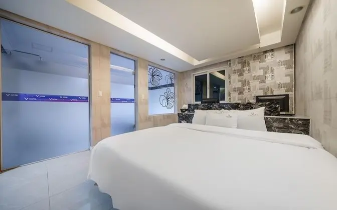 Oda (Premium (latex bed Netflix available))