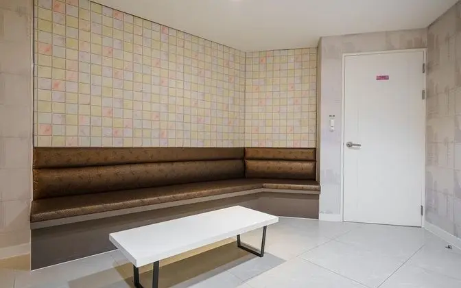 Oda (Premium (latex bed Netflix available))