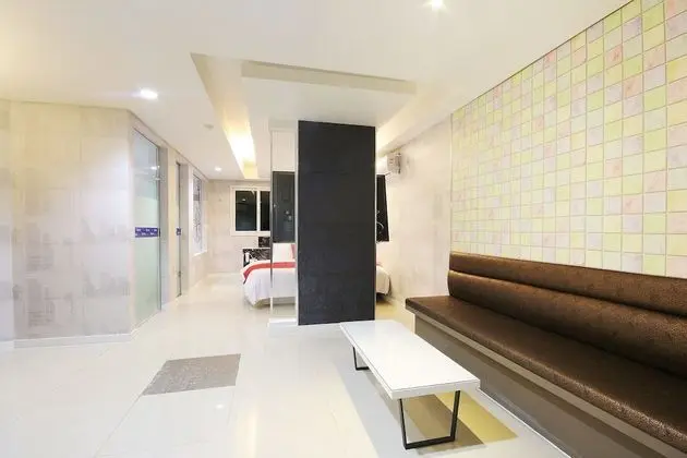 Oda (Premium (latex bed Netflix available))