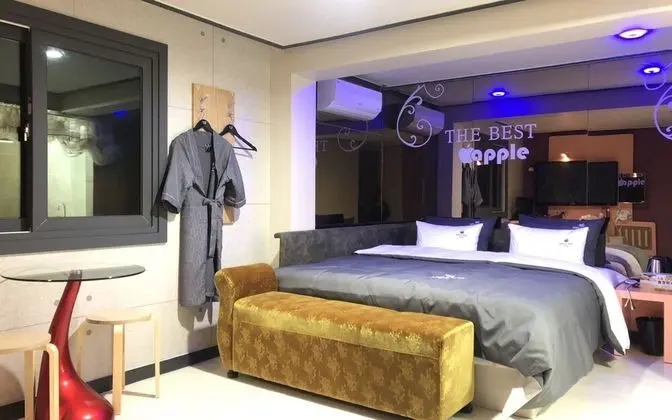 Oda (Executive (available on Netflix) (Exe)