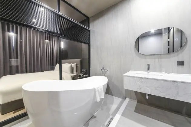Deluxe Tek Büyük Yataklı Oda