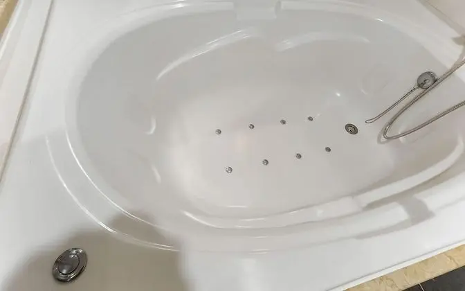 Oda (Suite (Netflix viewing latest movies )