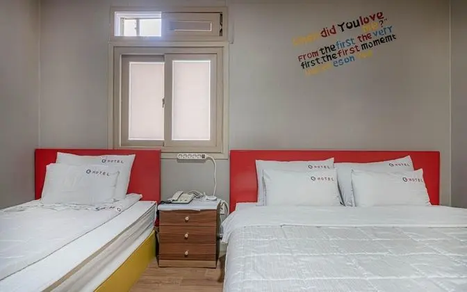 Oda (Twin (1 Double + 1 Single Bed))