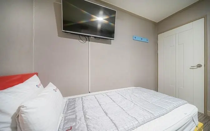 Oda (Twin (1 Double + 1 Single Bed))