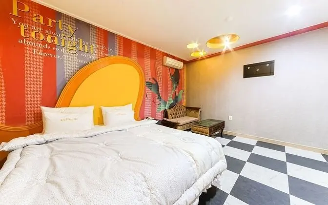 Oda (Standard room (Netflix viewing availa)