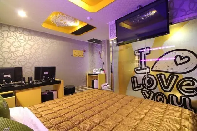 Oda (Suite room (Netflix viewing available)